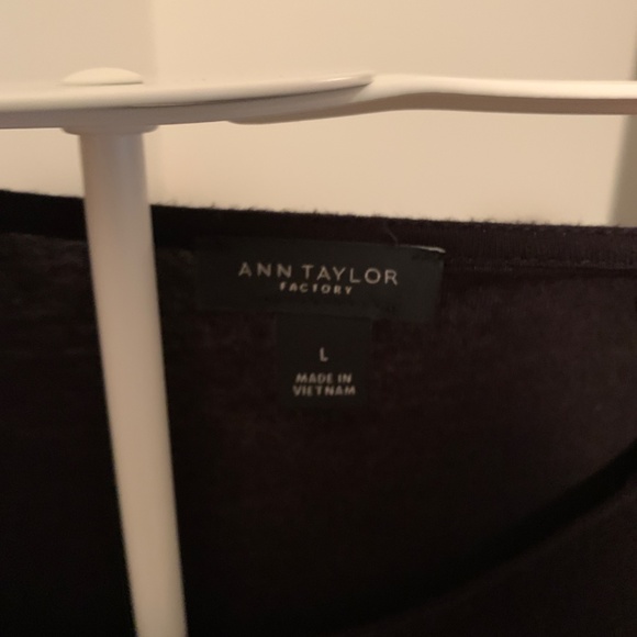 Ann Taylor factory top. Worn once - Picture 3 of 3